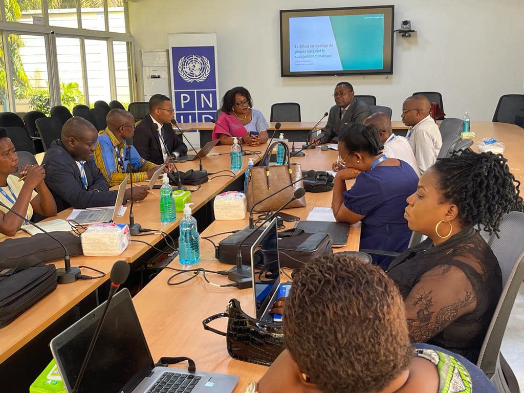 Déploiement du certificat en montage de projets intégrant les changements climatiques à Bujumbura au Burundi